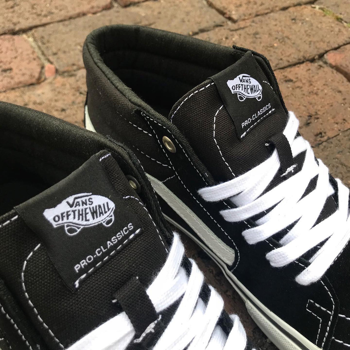 Restock Vans Sk8Mid Pro Black/White Galactic G