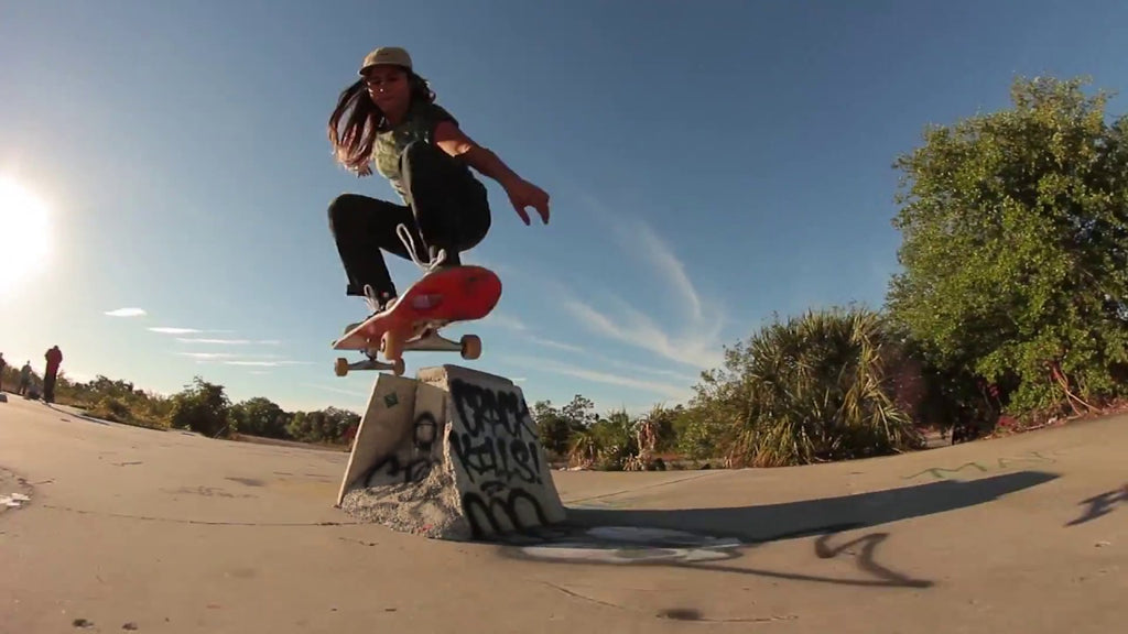 Santa Cruz Skateboards: Fabiana Delfino